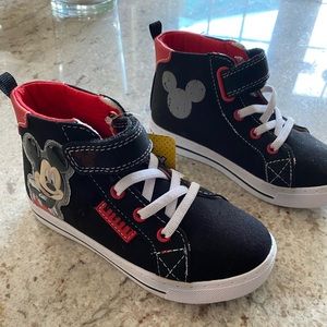 NWT - 🌟LIGHT UP🌟Micky Mouse High Top Sneakers